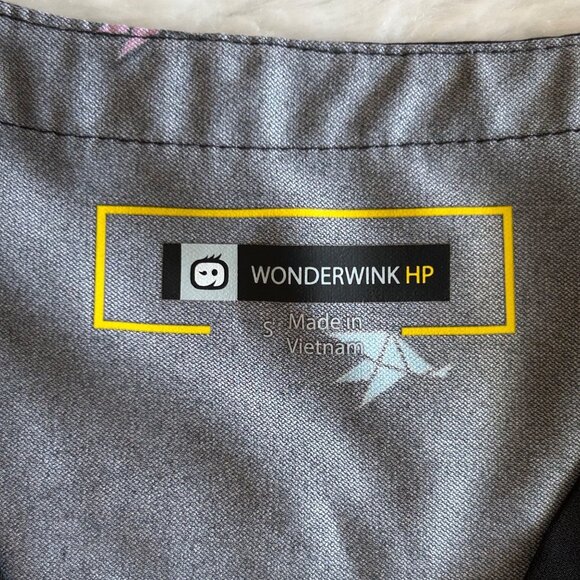 Wonderwink HP Black Scrubs Scrub Top w/ Paper Crane Print V-Neck Pockets - S - Picture 5 of 5